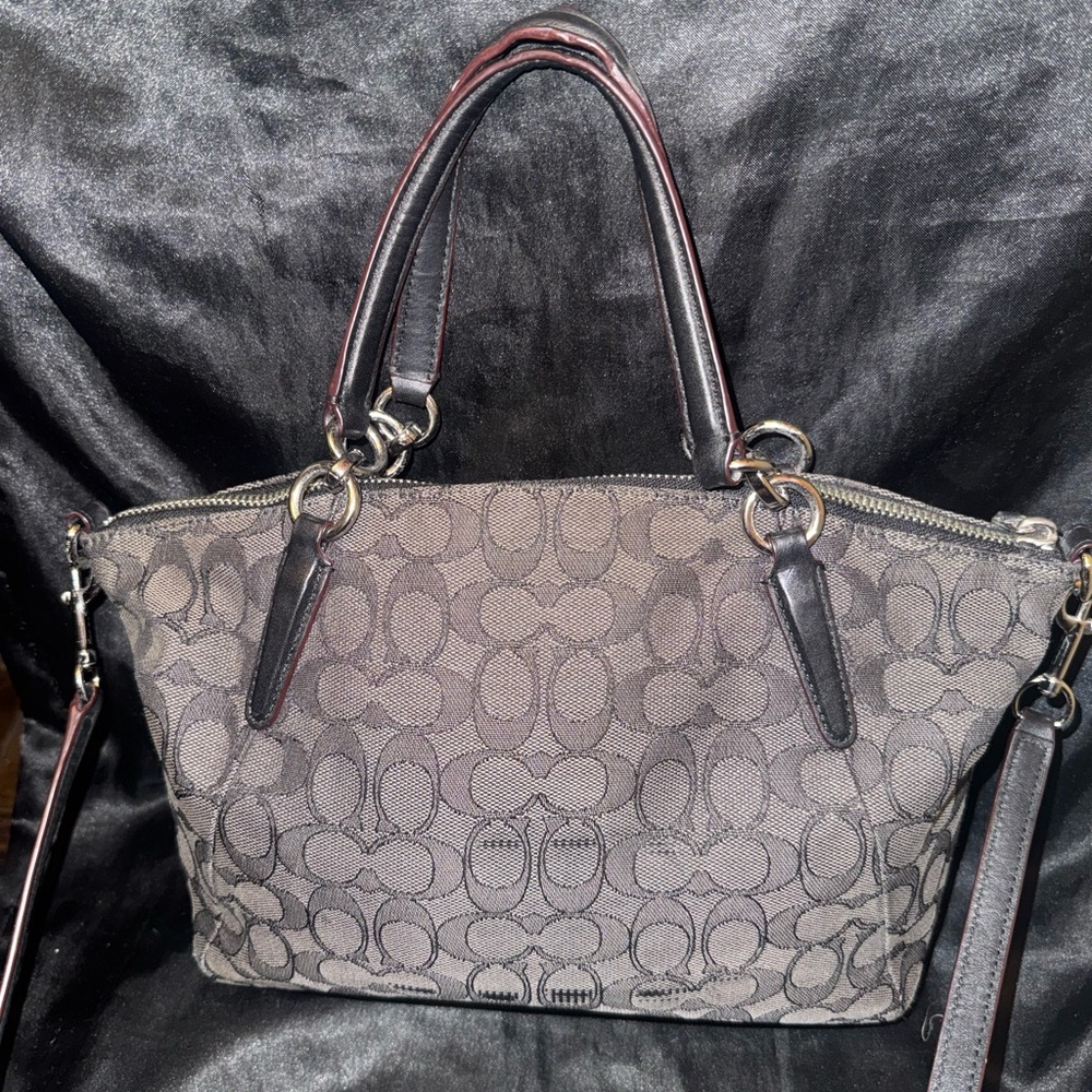 Coach Black and Gray Signature Shoulder Bag - Picture 2 of 8
